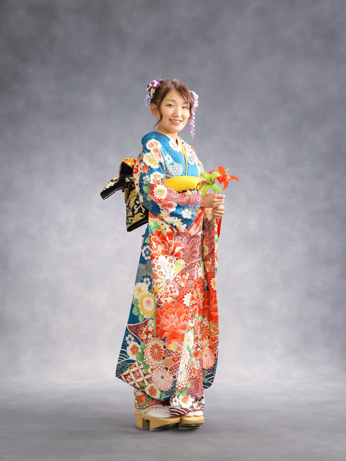 福井越前市のアオバフォトのスタジオで撮った二十歳の振袖の写真