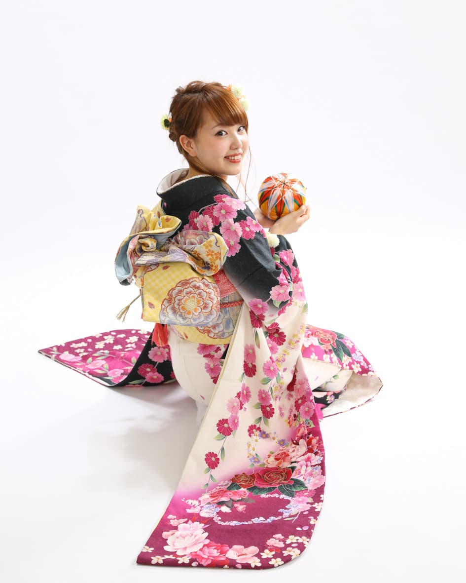 福井越前市のアオバフォトのスタジオで撮った二十歳の振袖の写真